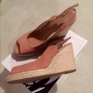 Nine West Forever Young